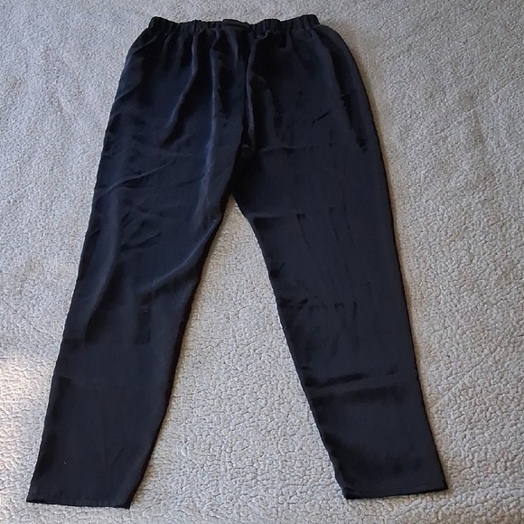 Elegant Black Women's Trousers - Picture 5 of 5